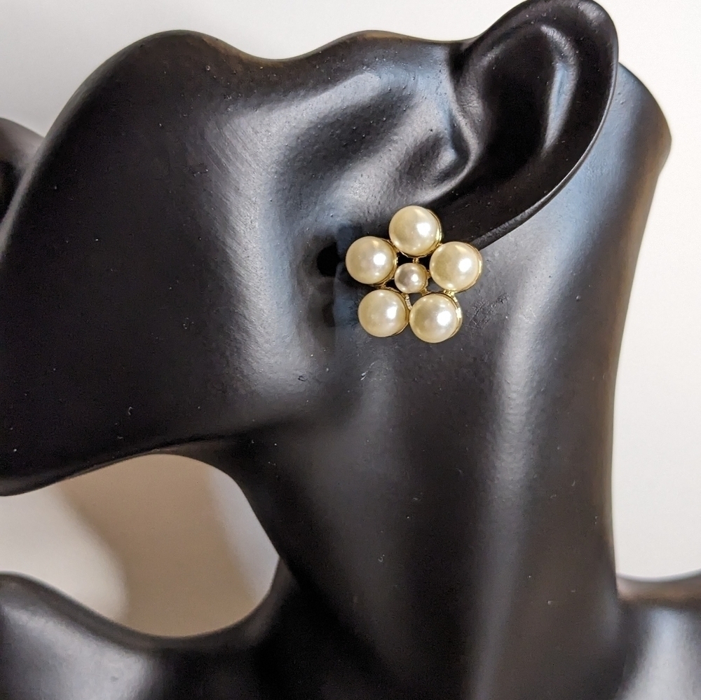 g by Gennaro Gold Tone Simulated Pearl Floral Statement Earrings - Picture 3 of 5